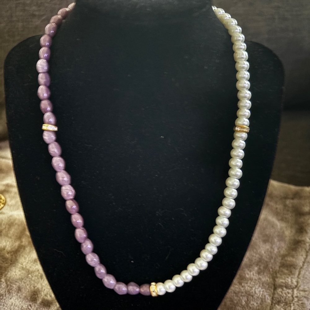 Chic Lavender and Glads Pearl Necklace